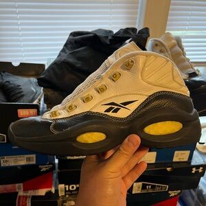 Reebok Question White/Black - Size 9.5